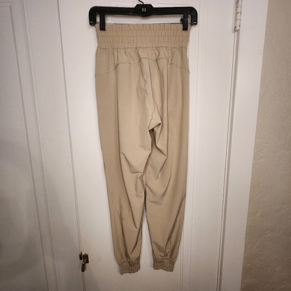 LULULEMON Sun Setter High Rise Jogger color: trench, sz 2 - Picture 10 of 13
